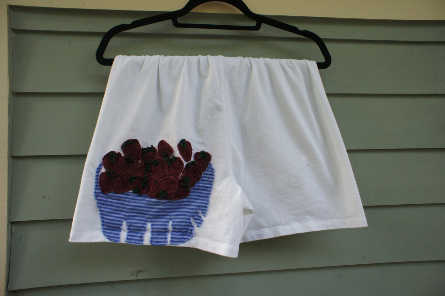 Market Strawberries Lounge Shorts